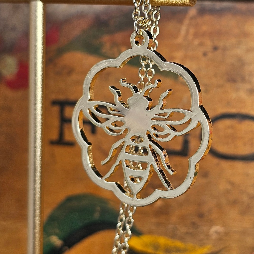 Bee Pendant Necklace Women OS Gold Honeybee Flower Cutout Dainty Charm